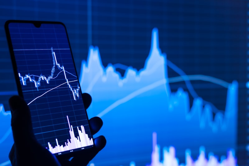 Equipo financiero usando inteligencia artificial para an&aacute;lisis predictivo