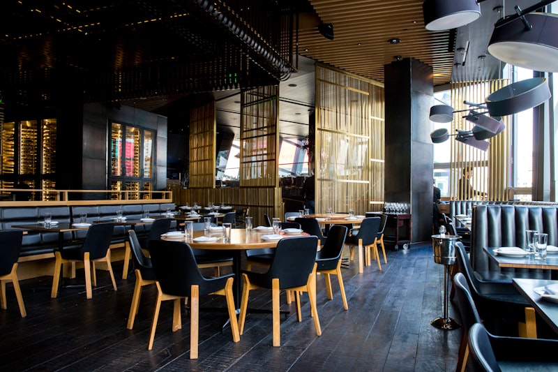 Restaurante moderno con sistema de inteligencia artificial
